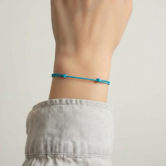 Bracelet Fil d'Intention — Bleu Ciel · L'Évasion